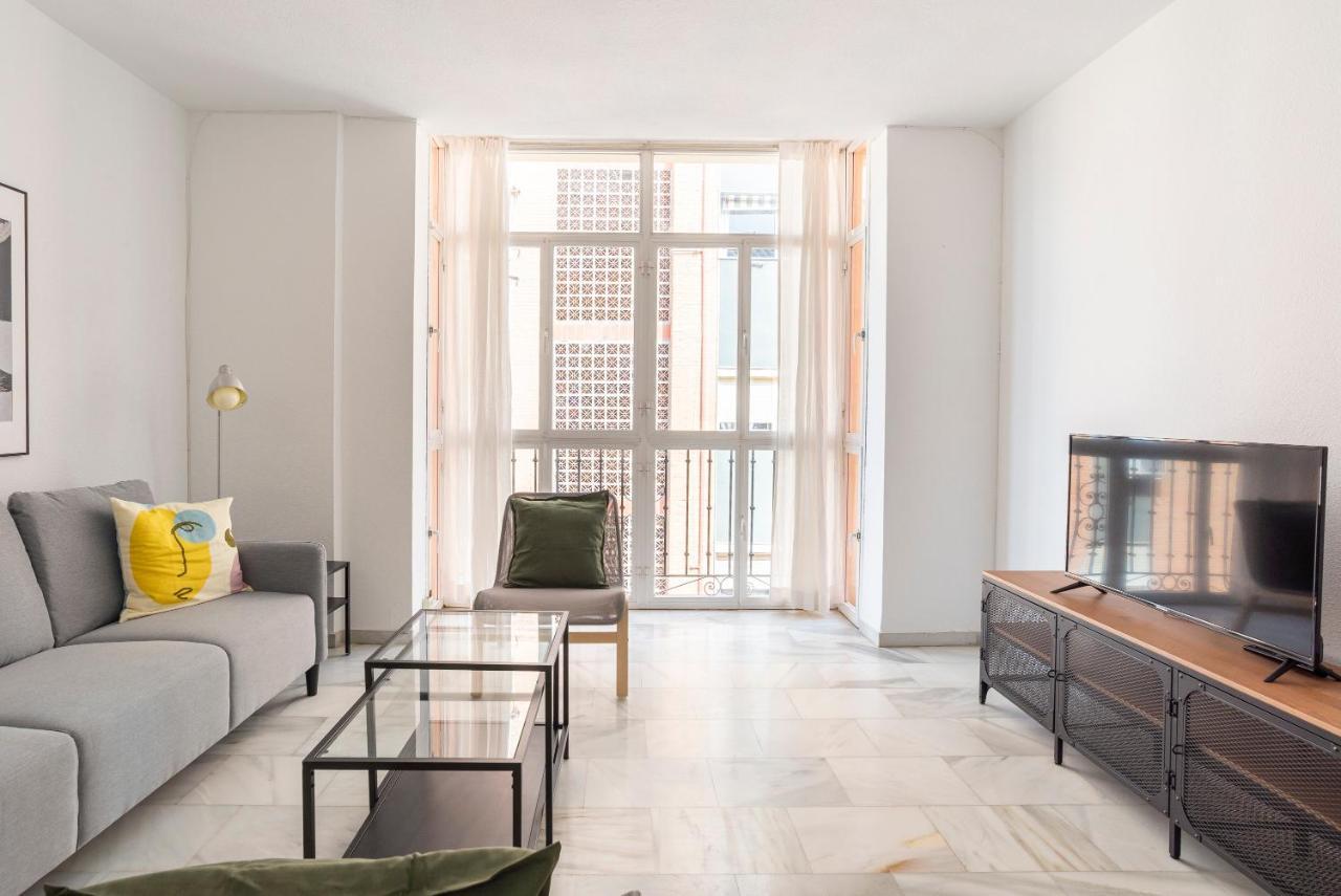 Lu&Cia Central Station 2 Parking Free Apartment มาลากา ภายนอก รูปภาพ