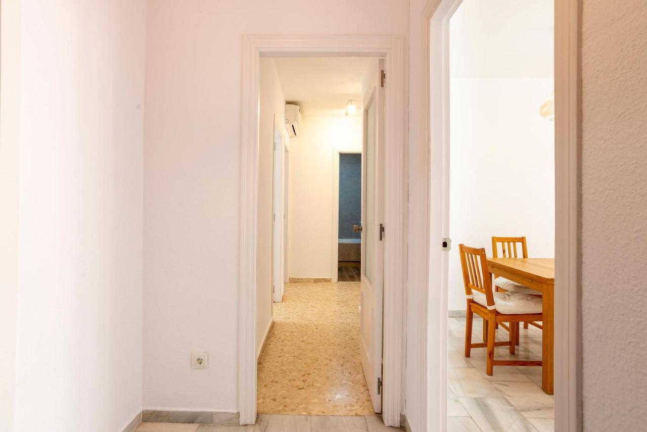 Lu&Cia Central Station 2 Parking Free Apartment มาลากา ภายนอก รูปภาพ
