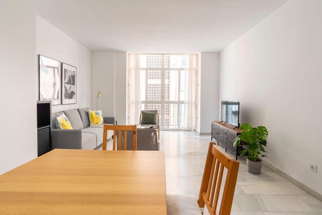 Lu&Cia Central Station 2 Parking Free Apartment มาลากา ภายนอก รูปภาพ