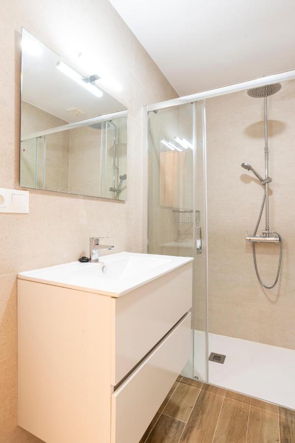 Lu&Cia Central Station 2 Parking Free Apartment มาลากา ภายนอก รูปภาพ