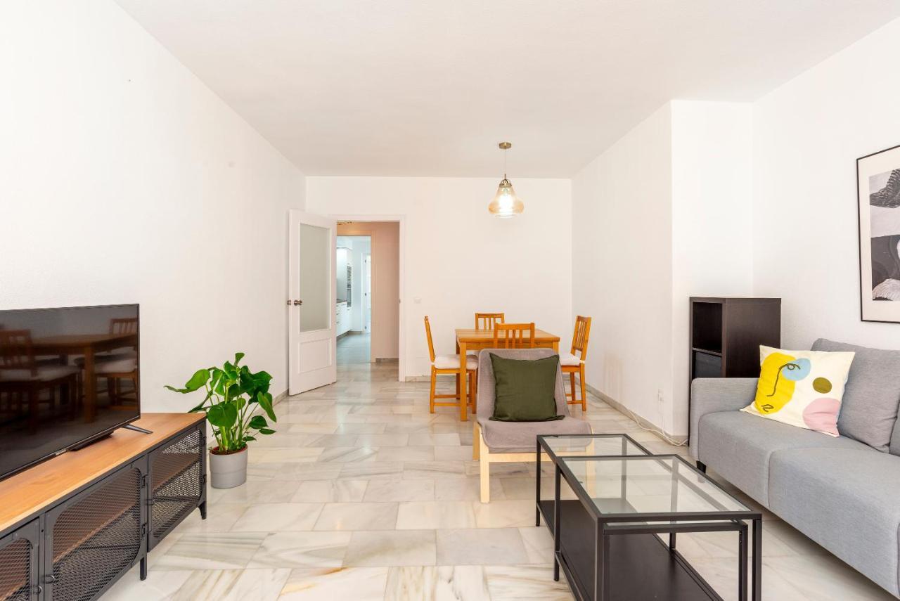 Lu&Cia Central Station 2 Parking Free Apartment มาลากา ภายนอก รูปภาพ