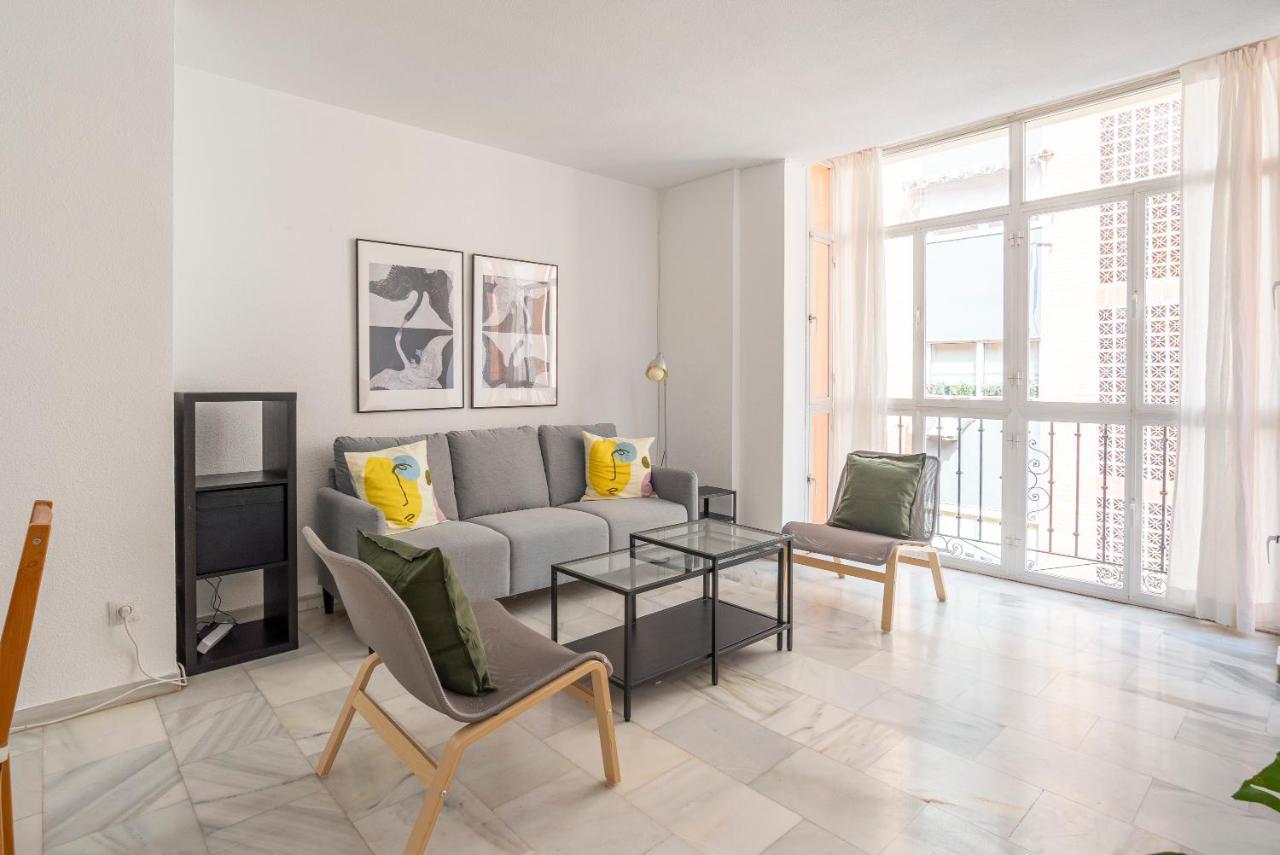 Lu&Cia Central Station 2 Parking Free Apartment มาลากา ภายนอก รูปภาพ
