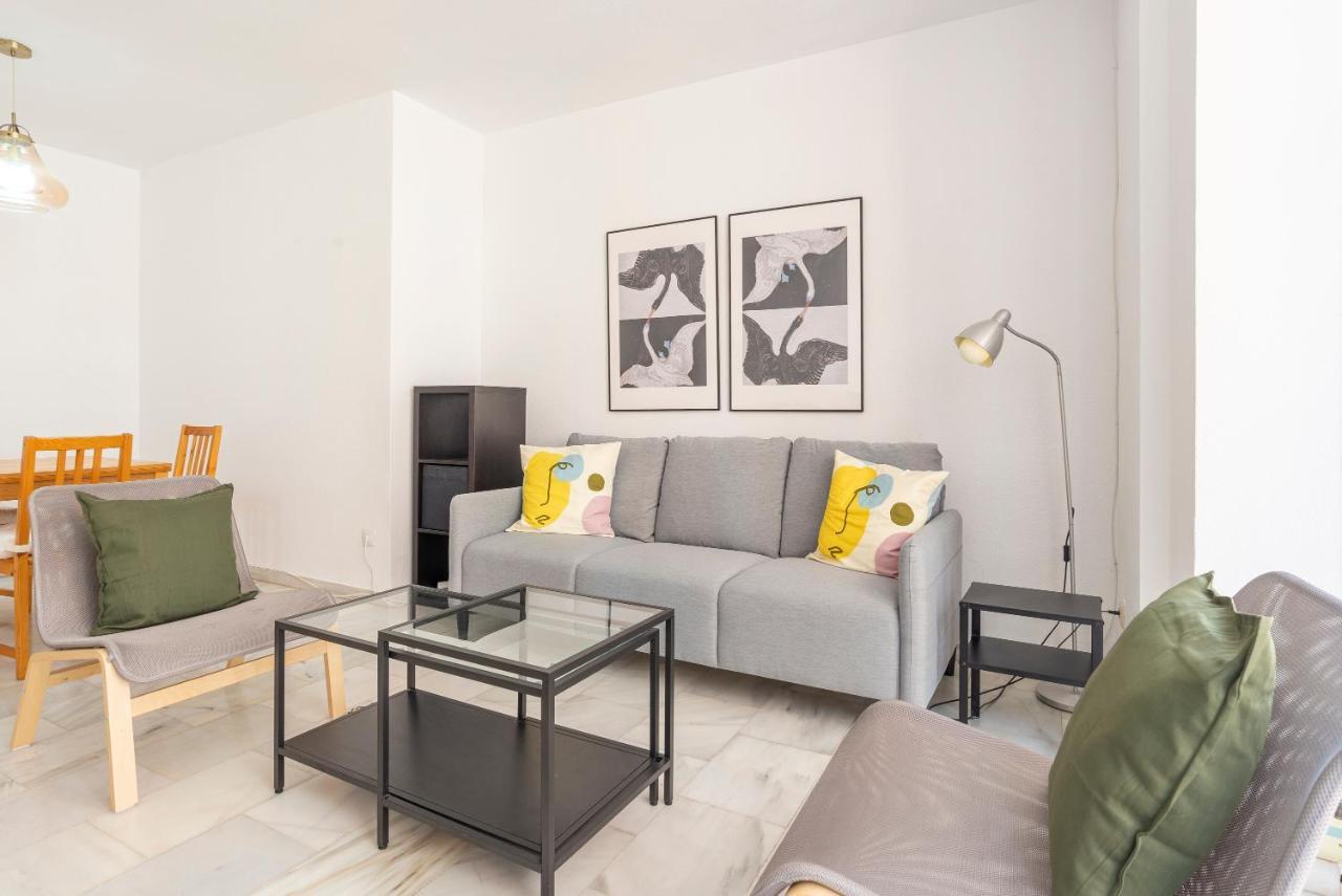 Lu&Cia Central Station 2 Parking Free Apartment มาลากา ภายนอก รูปภาพ