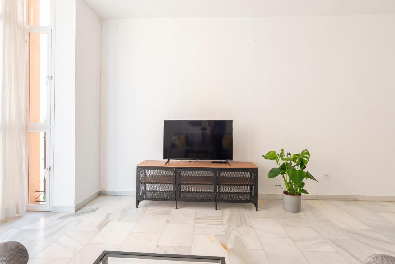 Lu&Cia Central Station 2 Parking Free Apartment มาลากา ภายนอก รูปภาพ